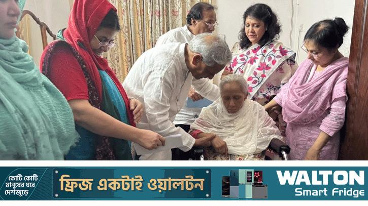 অসুস্থ নজরুল সংগীতশিল্পী শবনম মুশতারীকে দেখতে হাসপাতালে সংস্কৃতি প্রতিমন্ত্রী